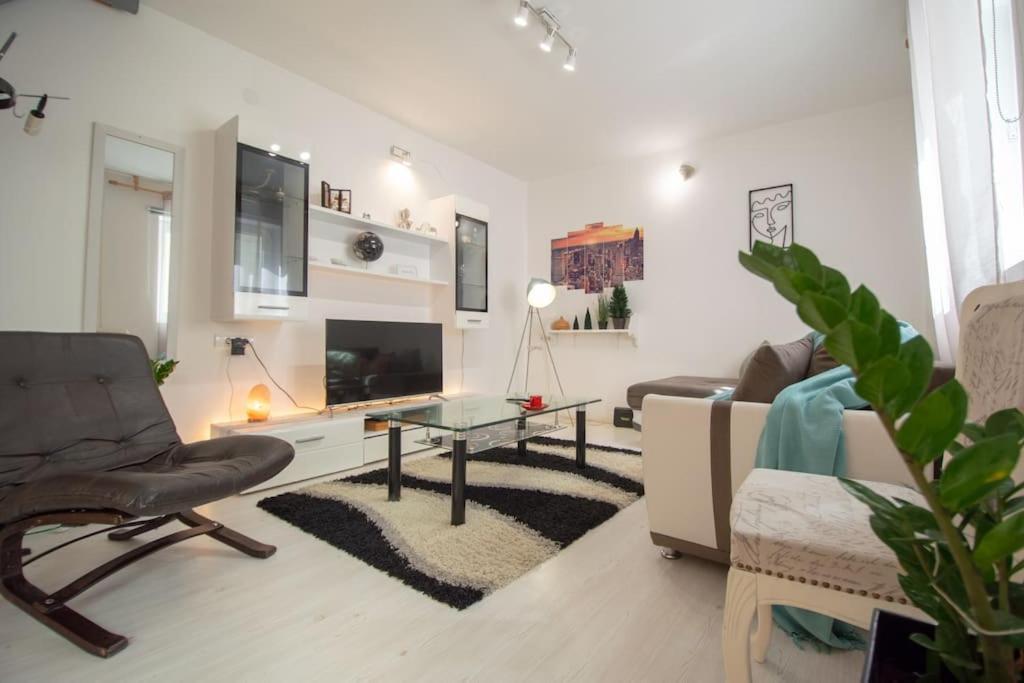 Central Duplex Apartment Нови-Сад Экстерьер фото
